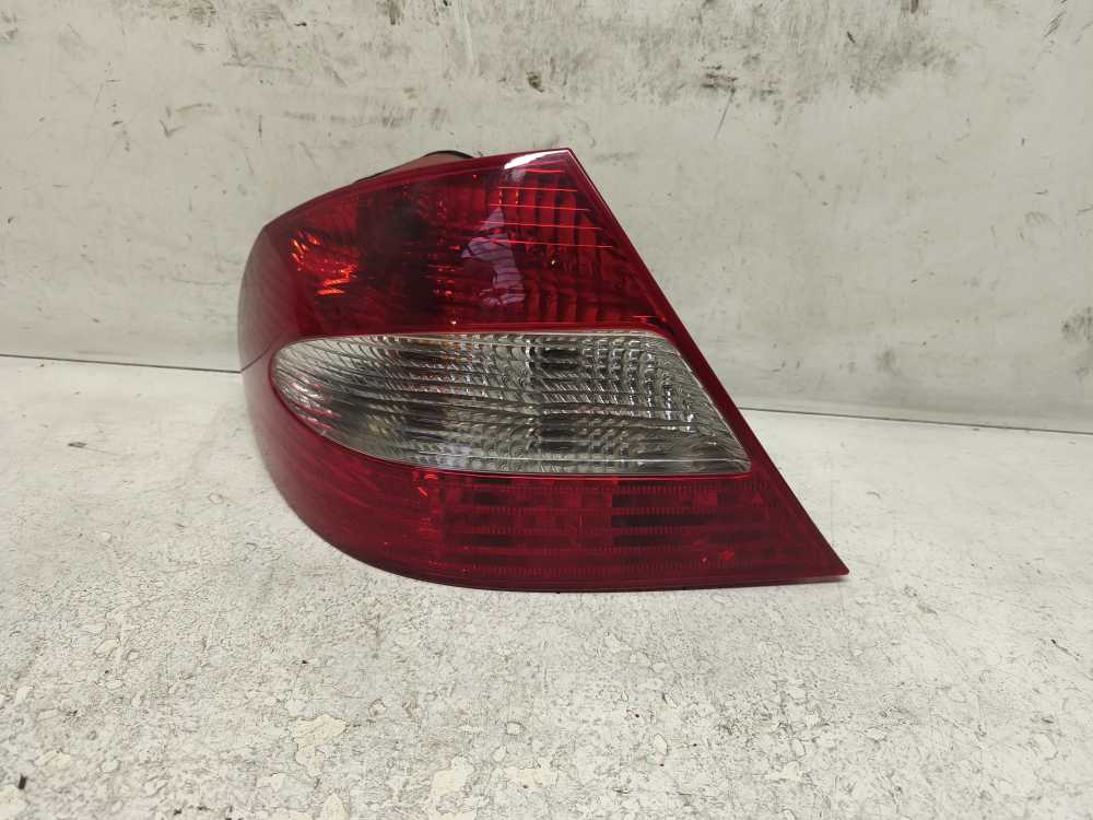 FEU ARRIERE GAUCHE MERCEDES - Vue 1